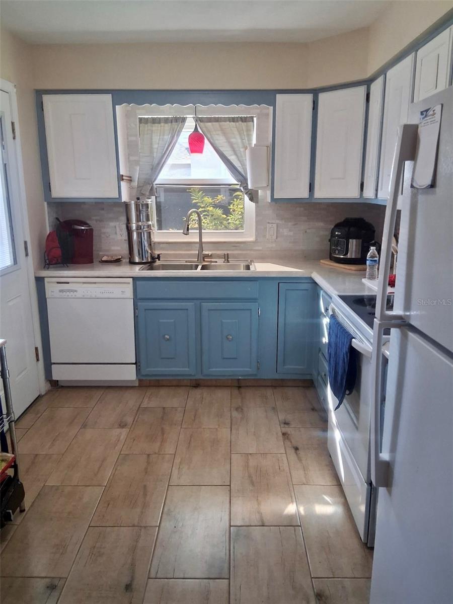 225 PINE BLUFF AVE #560, DELAND, FL, 32724