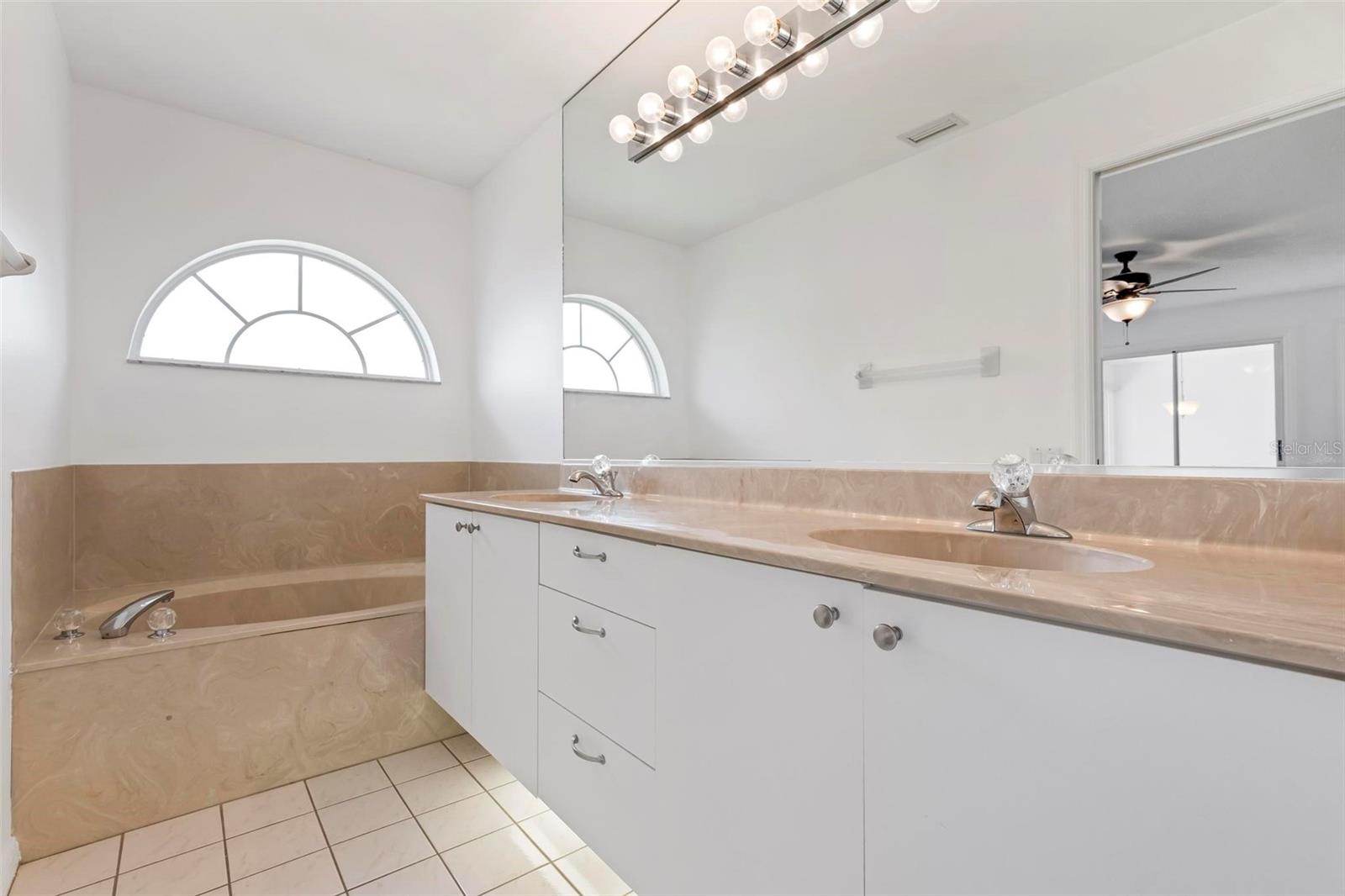 5368 KELLY DR #17, SARASOTA, FL, 34233
