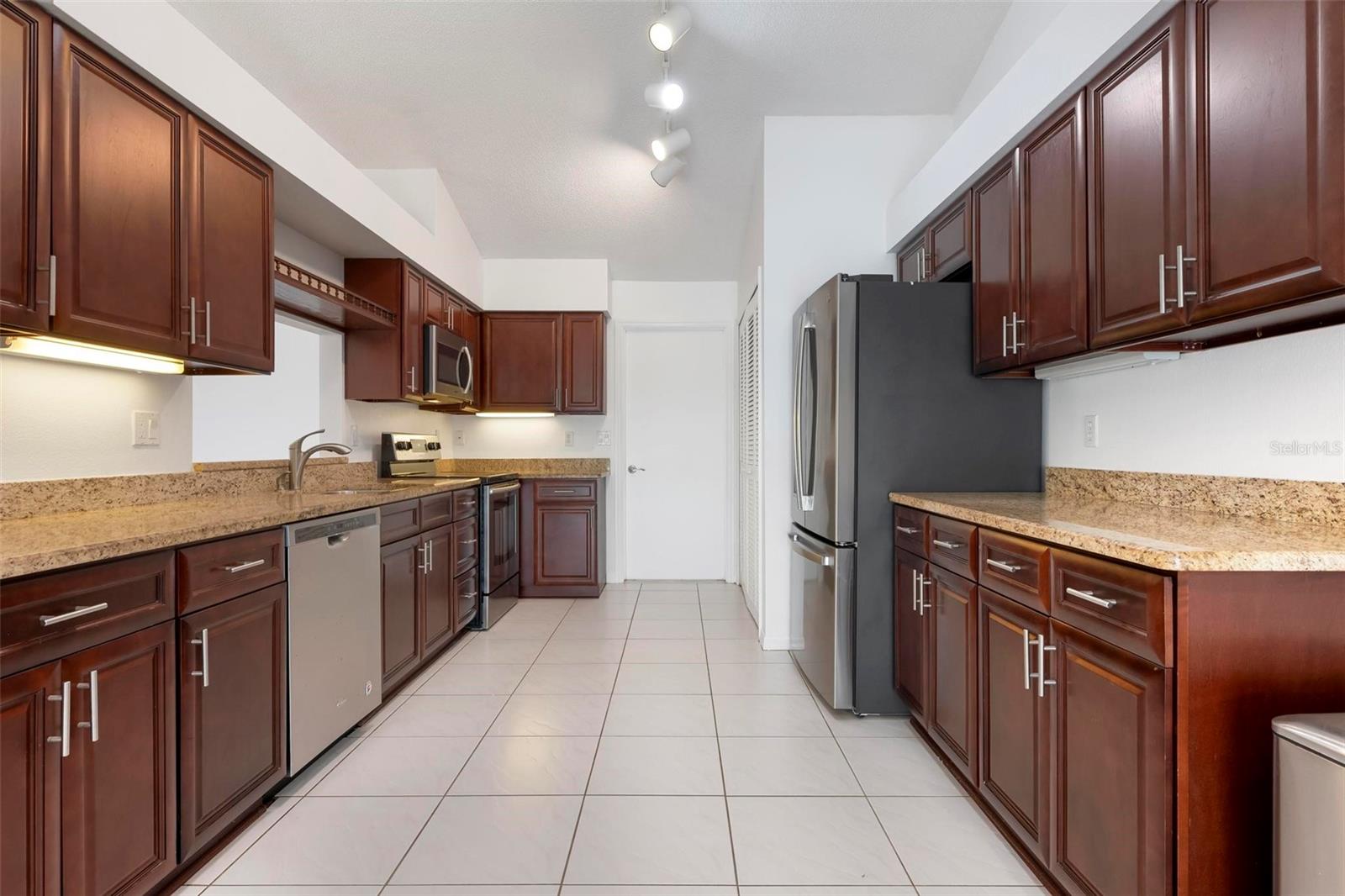 5368 KELLY DR #17, SARASOTA, FL, 34233