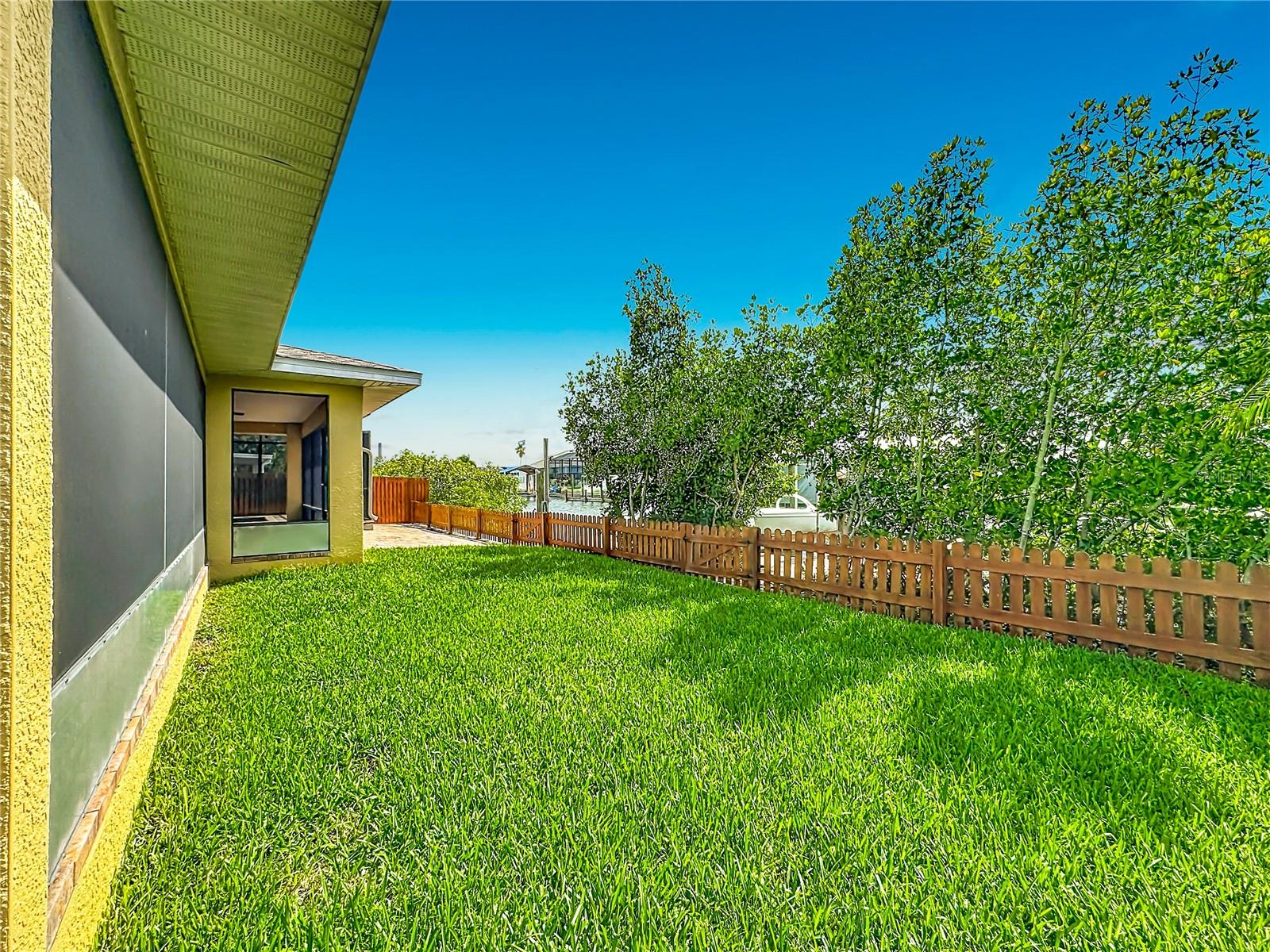 6517 SOLITAIRE PALM WAY, APOLLO BEACH, FL, 33572