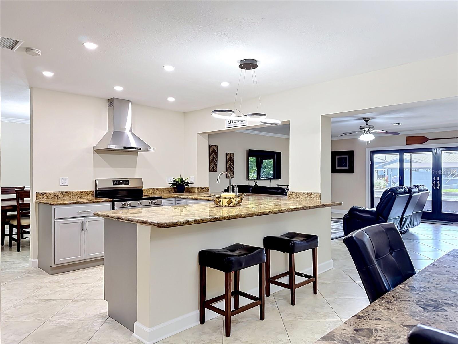 6517 SOLITAIRE PALM WAY, APOLLO BEACH, FL, 33572