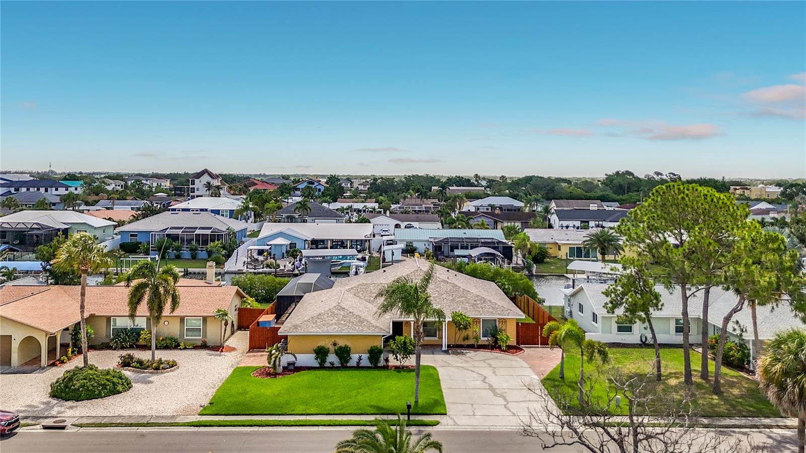 6517 SOLITAIRE PALM WAY, APOLLO BEACH, FL, 33572