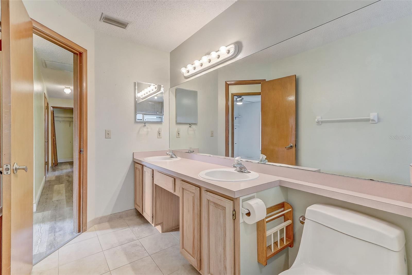 2358 OLDFIELD DR, ORLANDO, FL, 32837