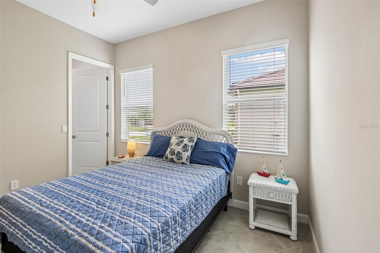 11040 BANYAN BREEZE BLVD, LAND O LAKES, FL, 34638
