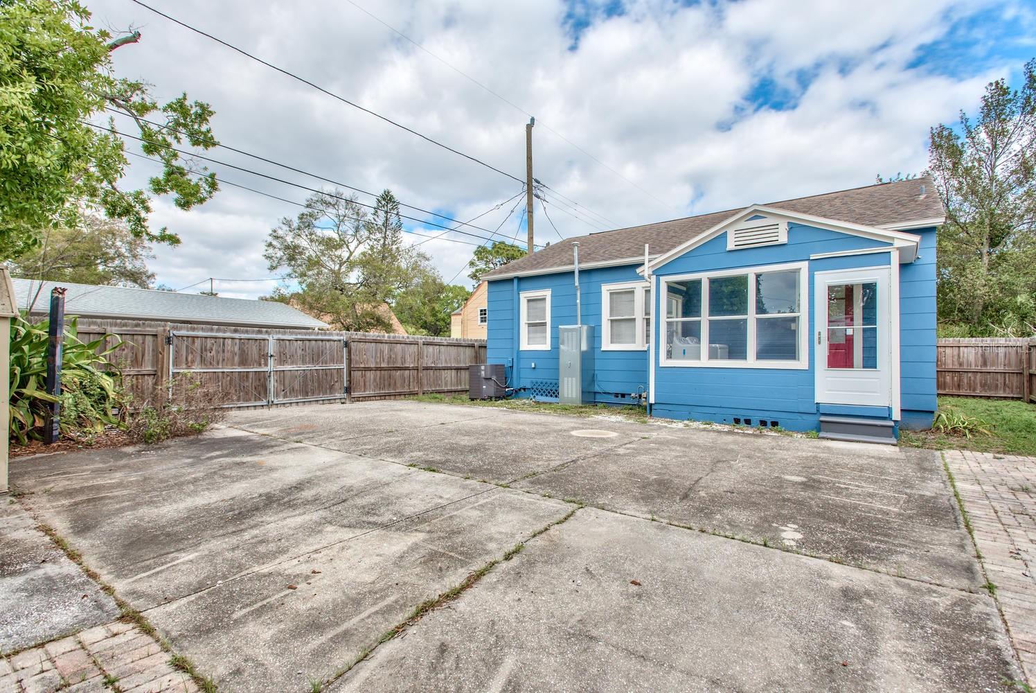 1230 27TH ST N, ST PETERSBURG, FL, 33713