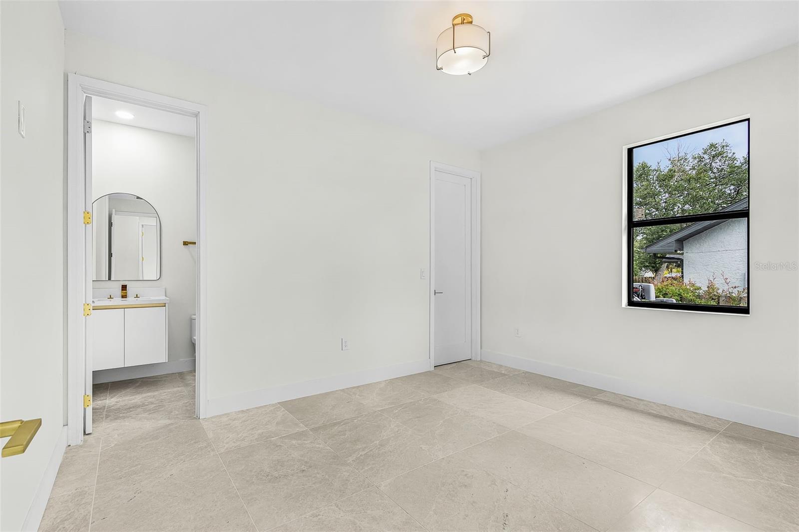 571 PRESQUE ISLE DR, PORT CHARLOTTE, FL, 33954