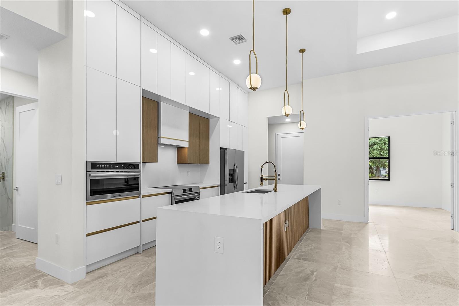 571 PRESQUE ISLE DR, PORT CHARLOTTE, FL, 33954