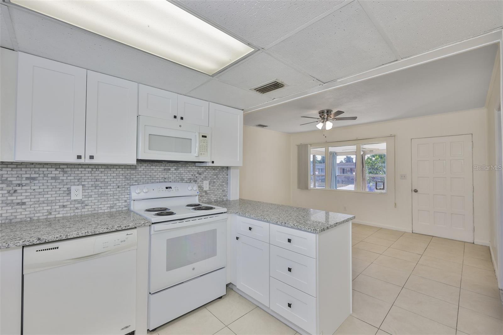 72 LAKE SHORE DR, PALM HARBOR, FL, 34684