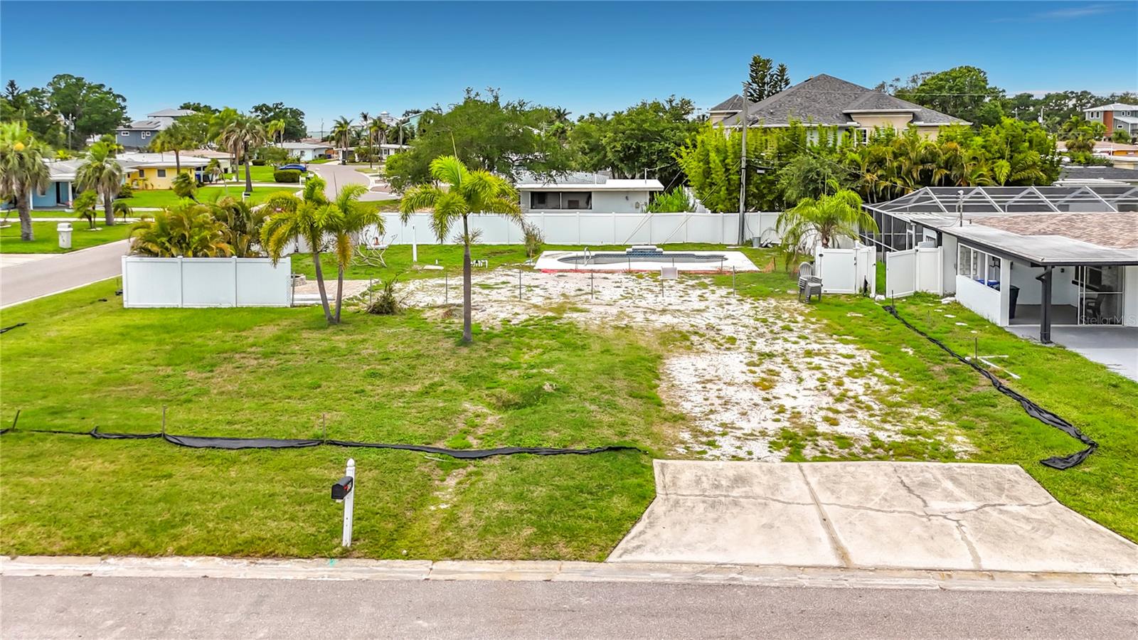 2464 DEL RIO WAY, DUNEDIN, FL, 34698