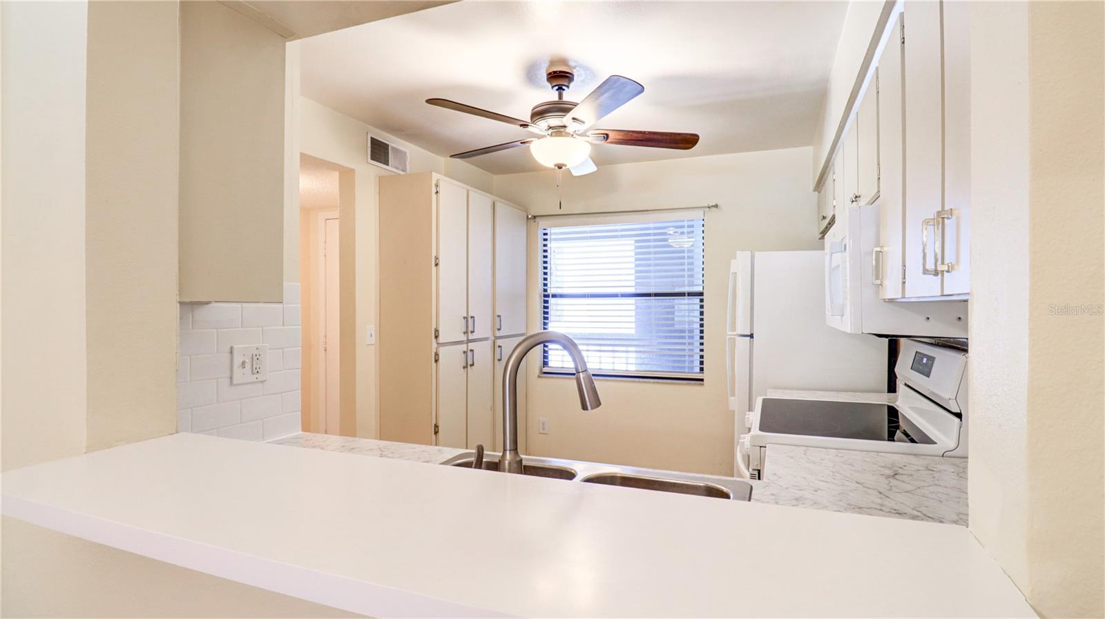 3399 MERMOOR DR #207, PALM HARBOR, FL, 34685