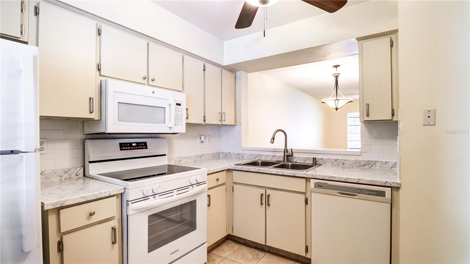 3399 MERMOOR DR #207, PALM HARBOR, FL, 34685