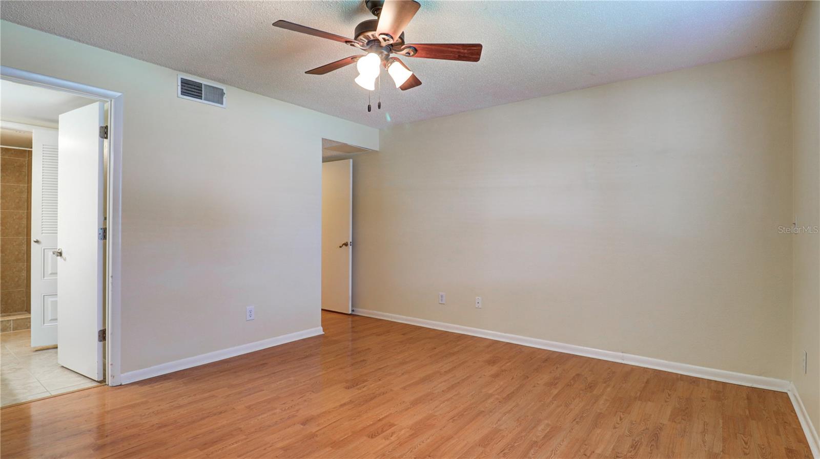 3399 MERMOOR DR #207, PALM HARBOR, FL, 34685
