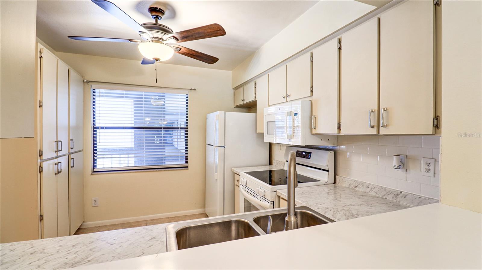 3399 MERMOOR DR #207, PALM HARBOR, FL, 34685