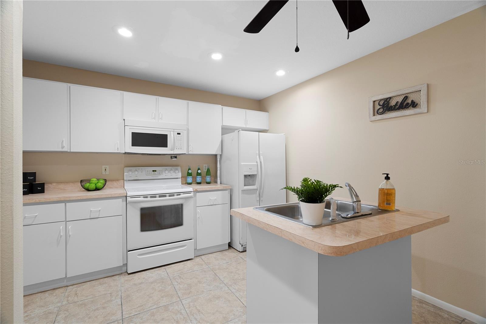 39784 MEADOWOOD LOOP, ZEPHYRHILLS, FL, 33542