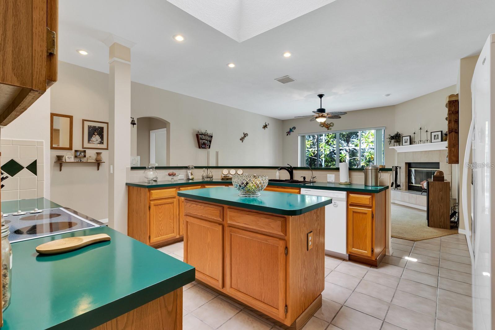 13903 BLUEWATER CIR, ORLANDO, FL, 32828
