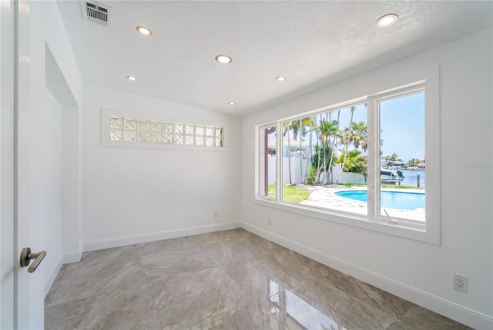 7905 9TH AVE S, ST PETERSBURG, FL, 33707