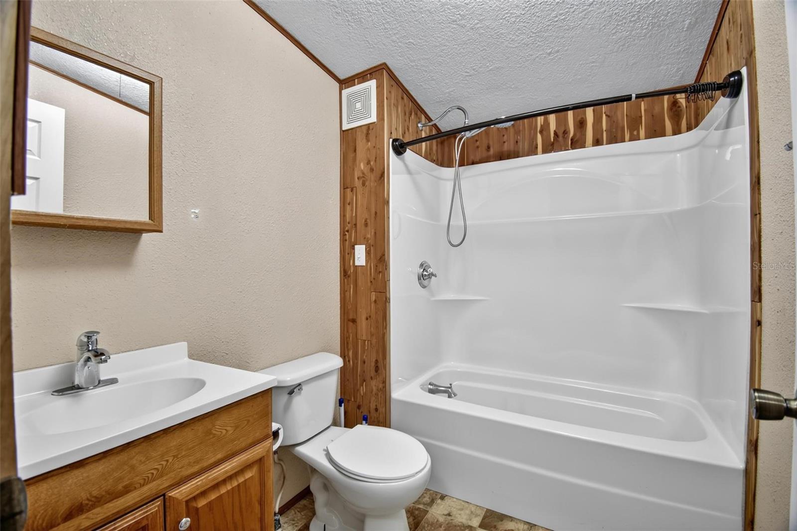 156 KINGFISH RD, POMONA PARK, FL, 32181