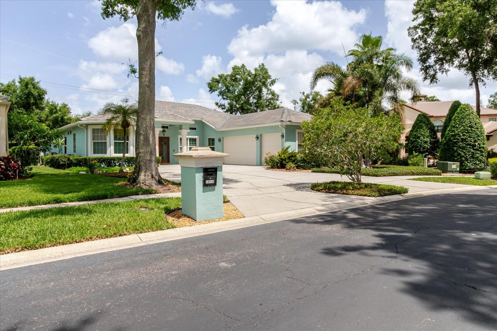 13510 WESTSHIRE DR, TAMPA, FL, 33618