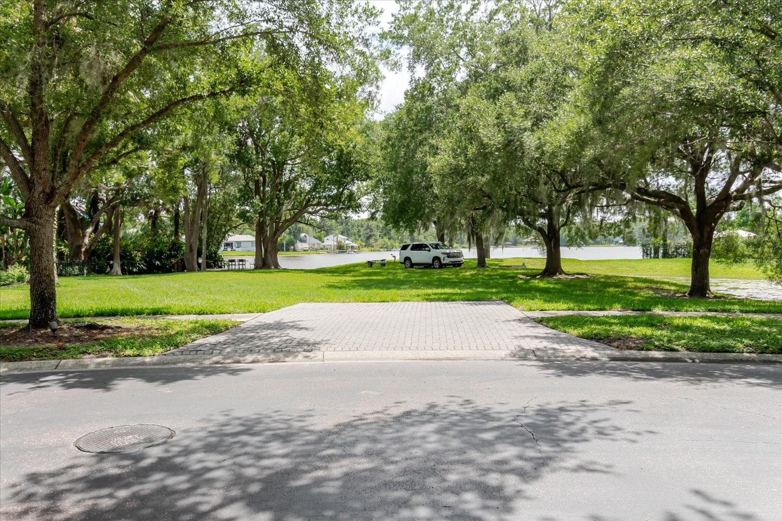13510 WESTSHIRE DR, TAMPA, FL, 33618