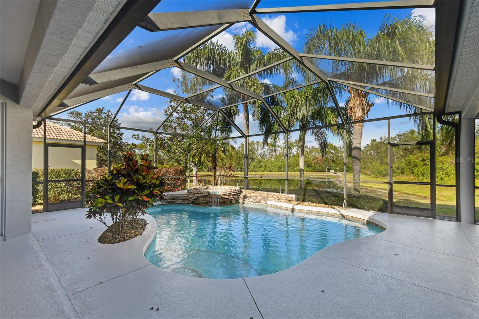 6815 HONEYSUCKLE TRL, LAKEWOOD RANCH, FL, 34202