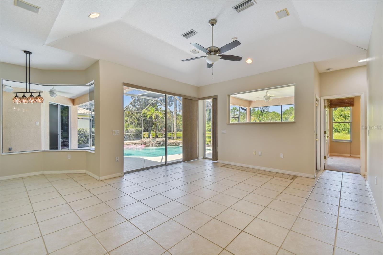 6815 HONEYSUCKLE TRL, LAKEWOOD RANCH, FL, 34202