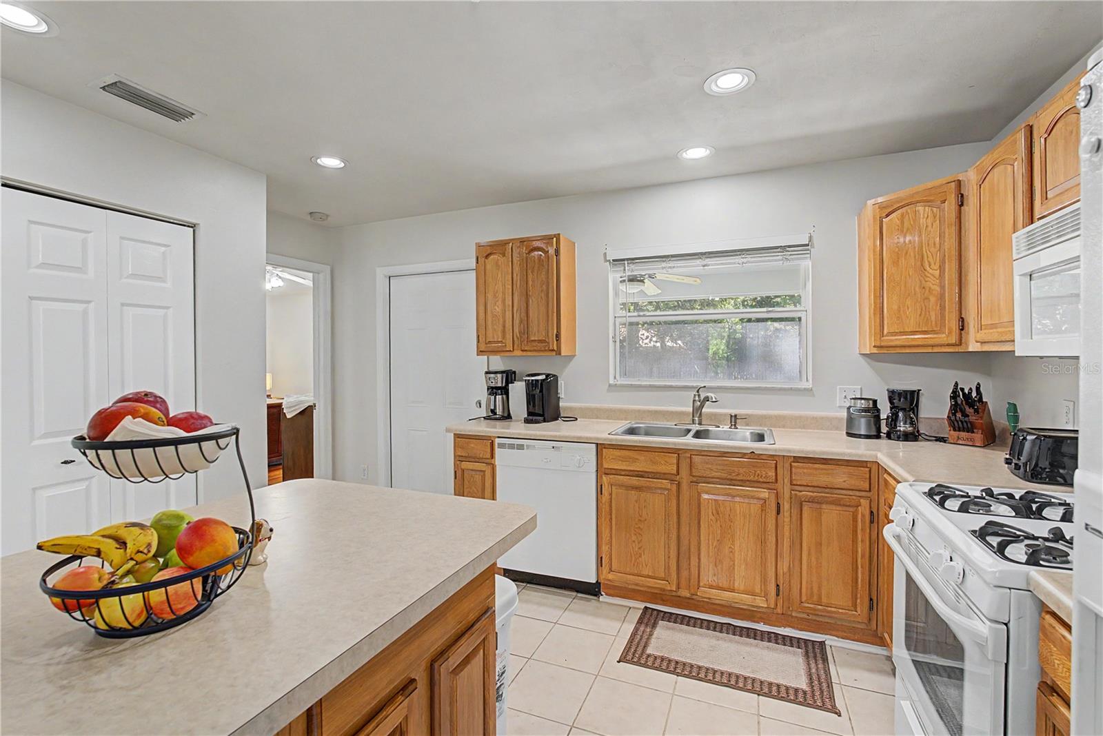 6727 NW 26 TER, GAINESVILLE, FL, 32653