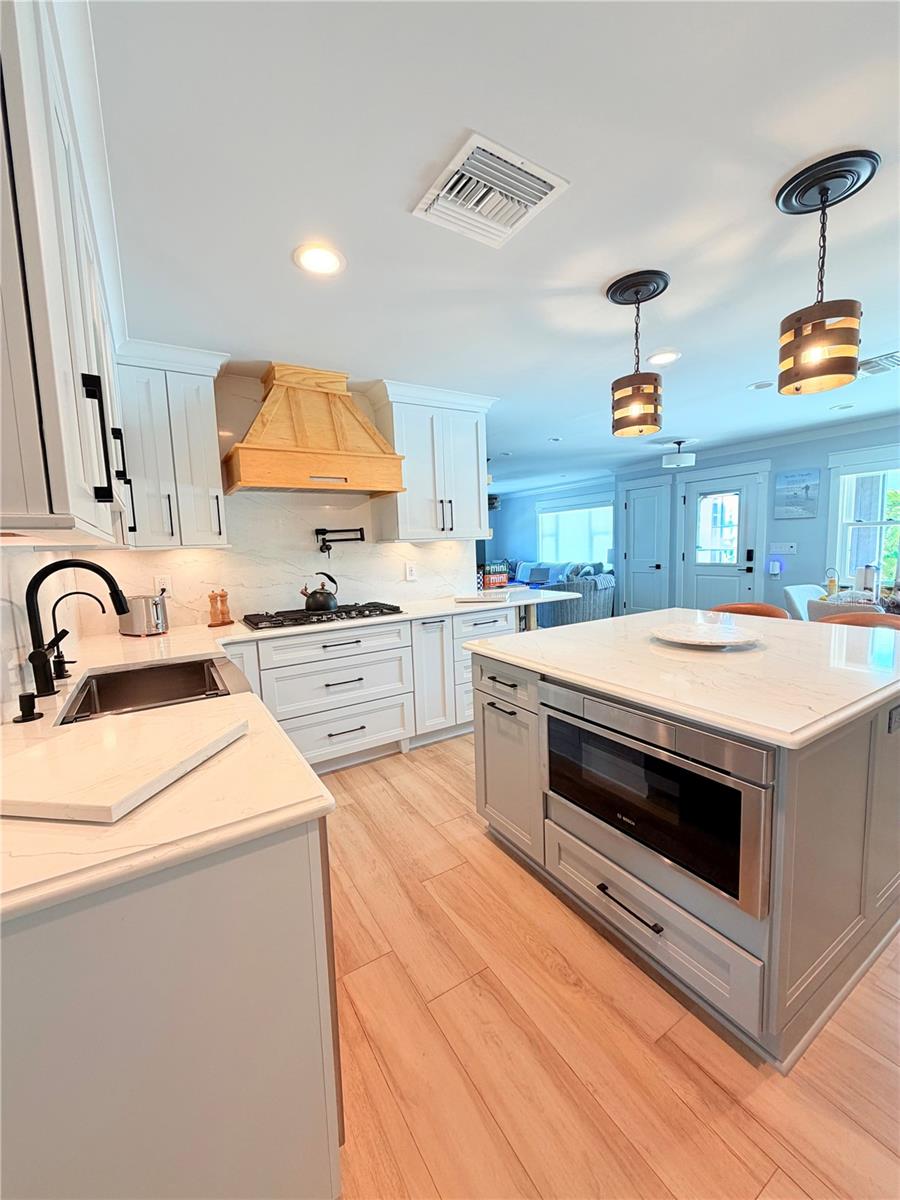 3921 BELLE VISTA DR E, ST PETE BEACH, FL, 33706