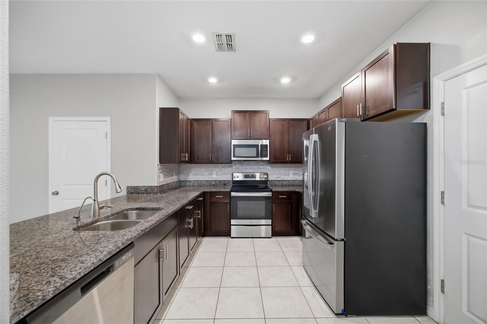 724 ROYAL EMPRESS DR, RUSKIN, FL, 33570