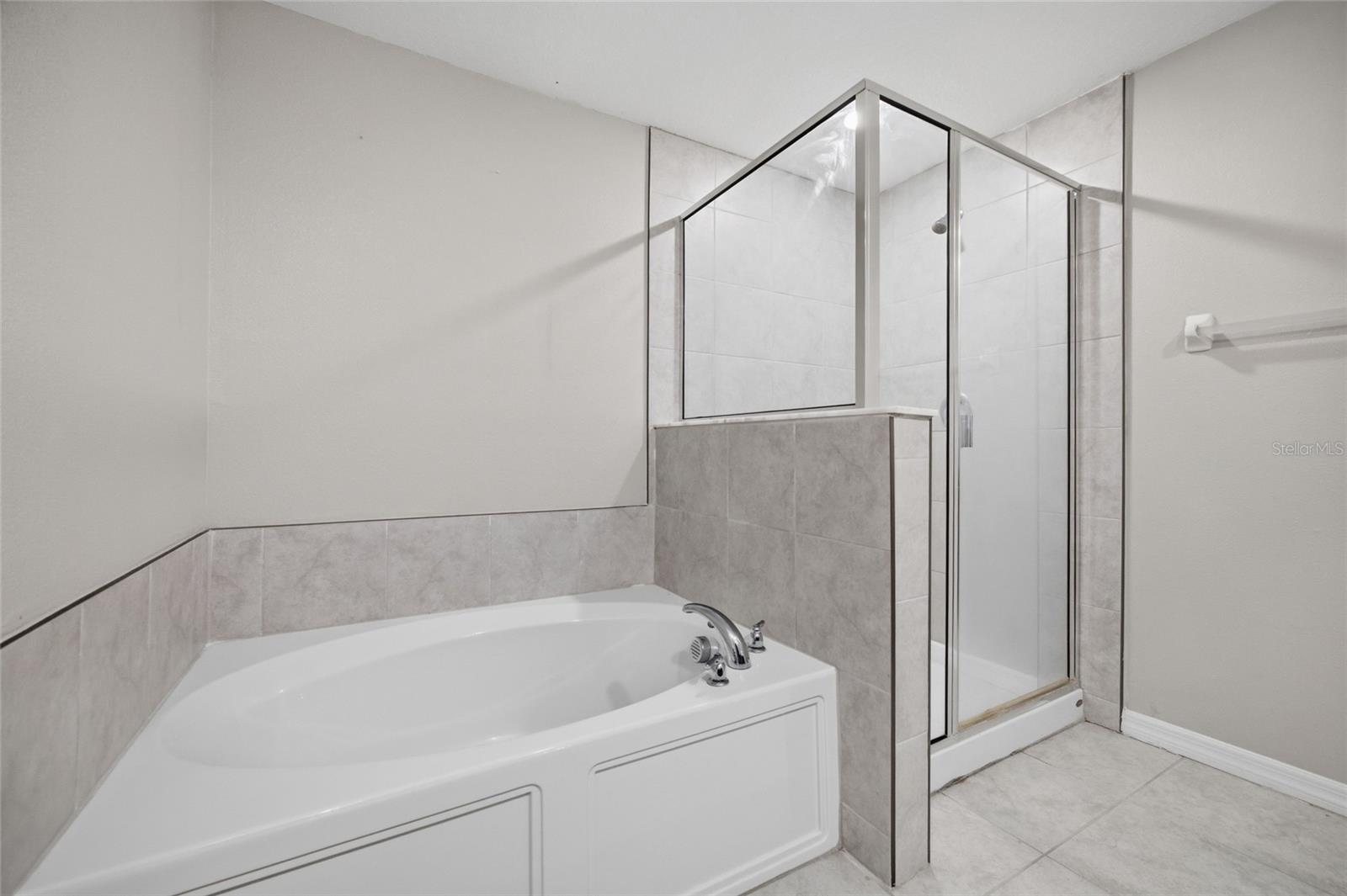724 ROYAL EMPRESS DR, RUSKIN, FL, 33570