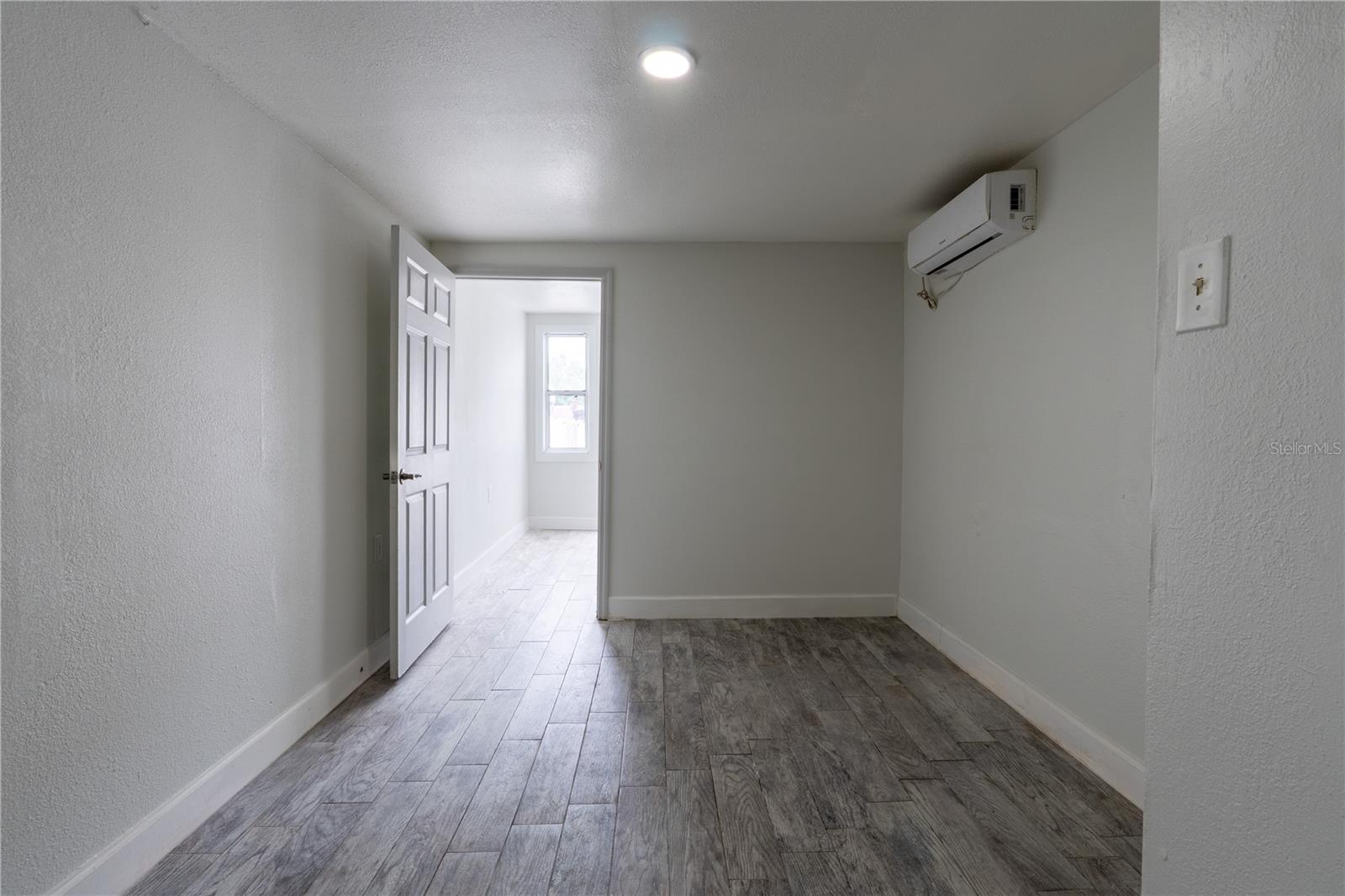 8819 W BROAD ST, TAMPA, FL, 33615