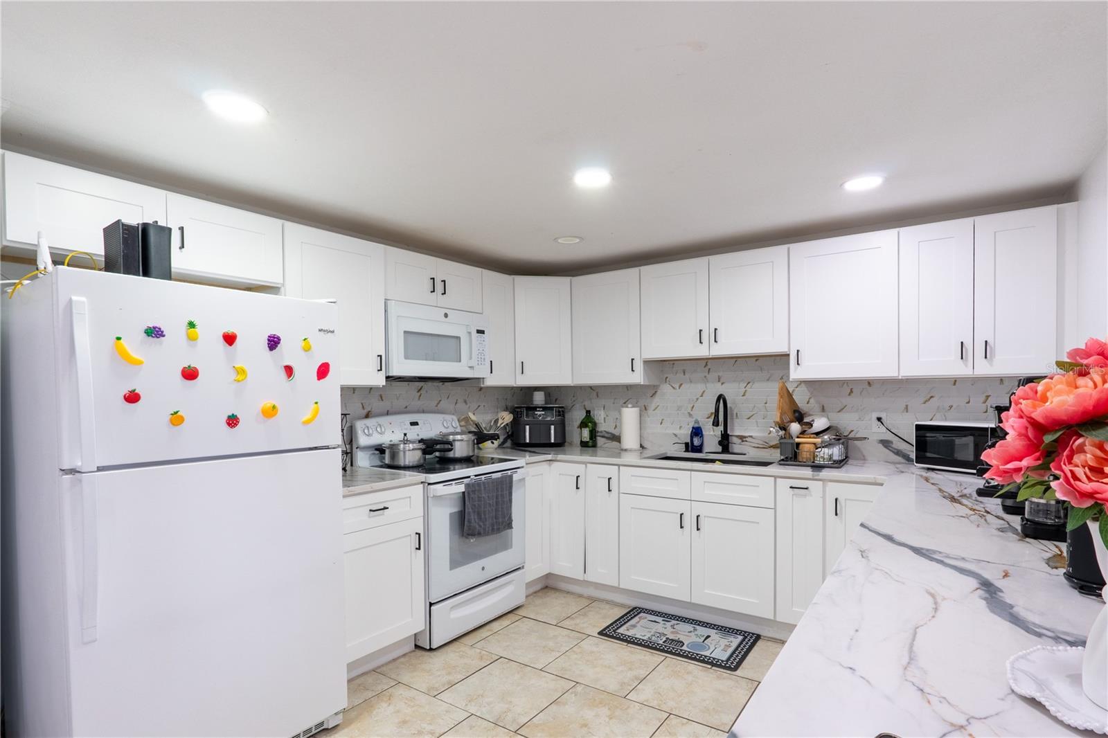 8819 W BROAD ST, TAMPA, FL, 33615