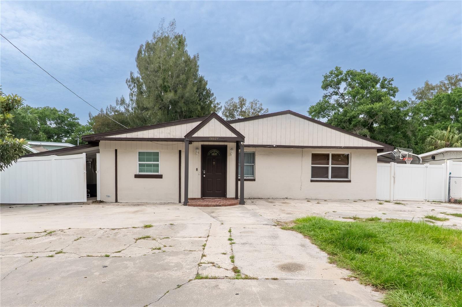 8819 W BROAD ST, TAMPA, FL, 33615
