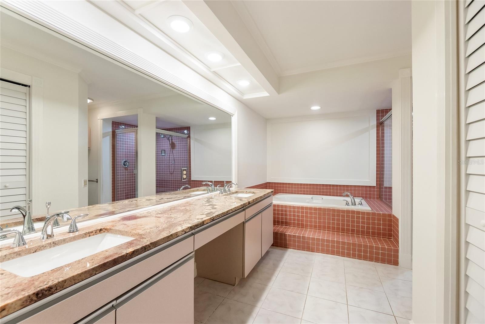 7600 FAIRWAY WOODS DR #204, SARASOTA, FL, 34238