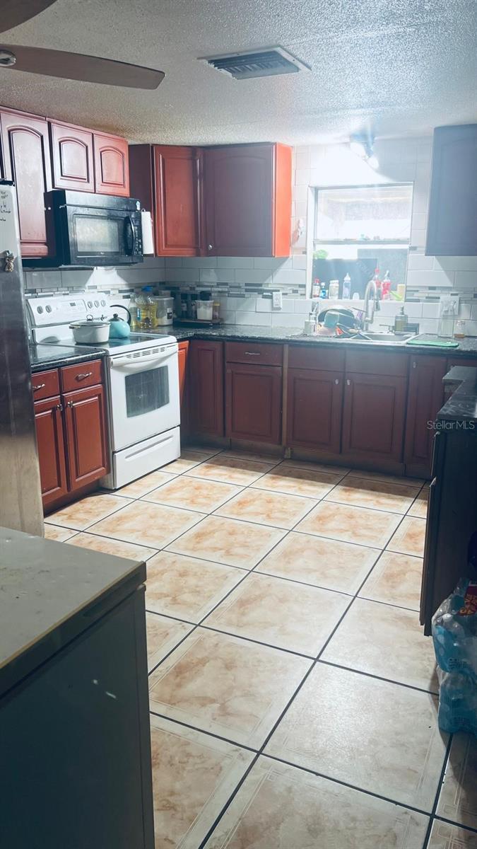 1221 E 28TH AVE, TAMPA, FL, 33605