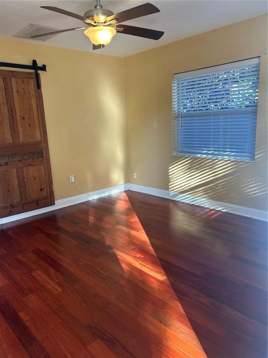 1332 N FERN CREEK AVE, ORLANDO, FL, 32803
