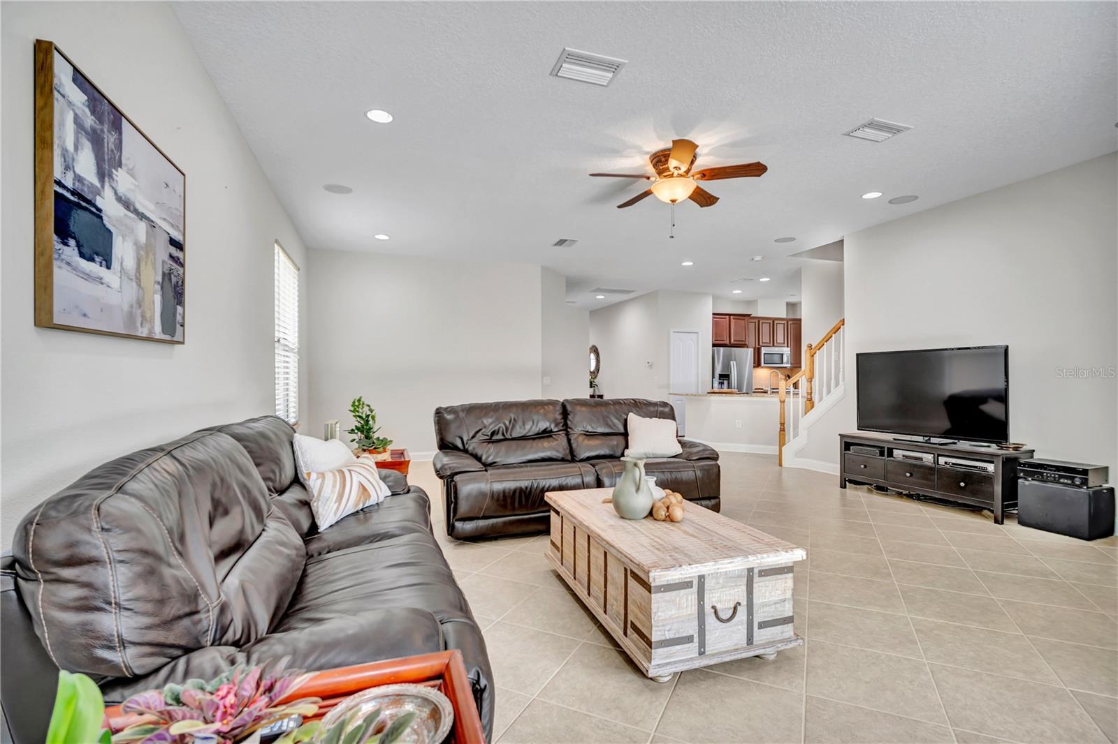 8013 HAMPTON GLEN DR, TAMPA, FL, 33647