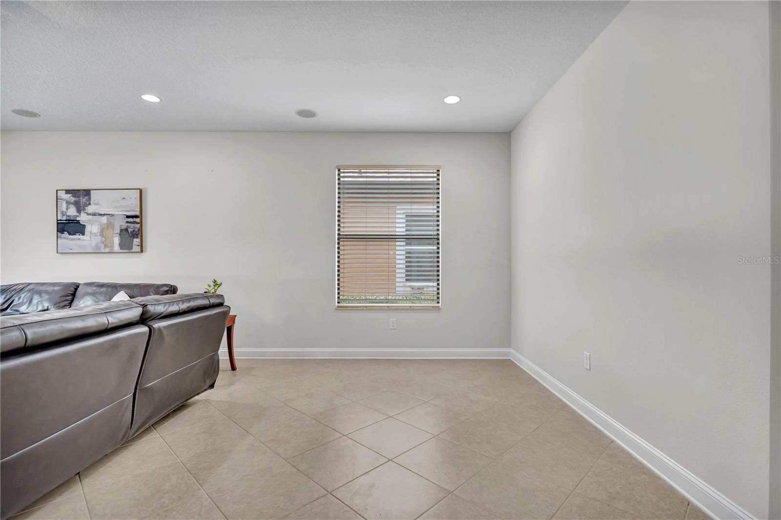 8013 HAMPTON GLEN DR, TAMPA, FL, 33647