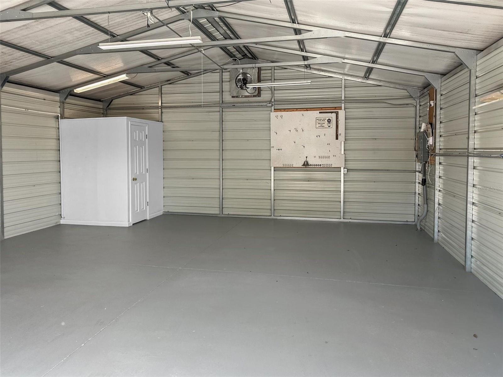 205 W MAPLE ST, DAVENPORT, FL, 33837