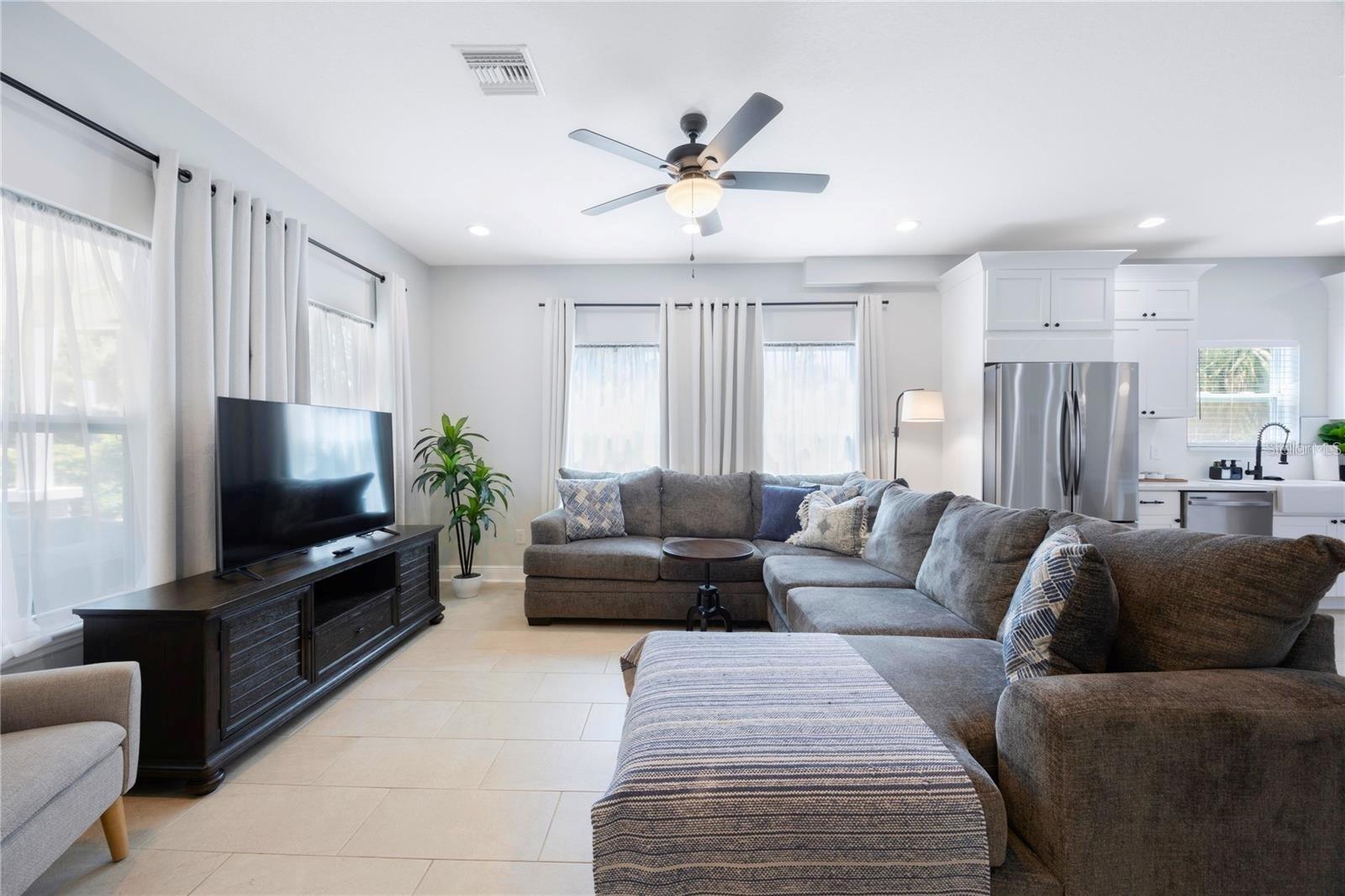707 N DISSTON AVE, TARPON SPRINGS, FL, 34689