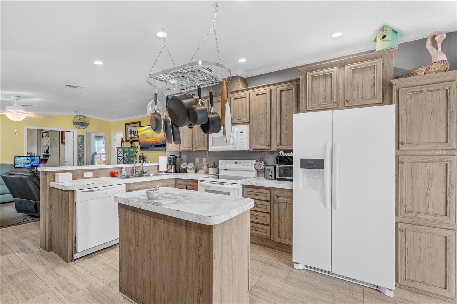 398 WARD DR, OAK HILL, FL, 32759