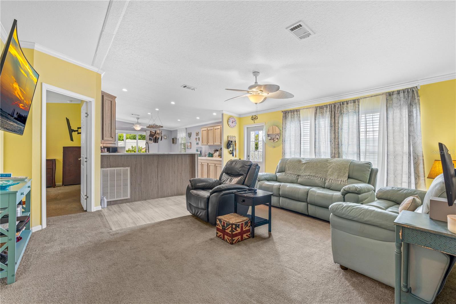 398 WARD DR, OAK HILL, FL, 32759