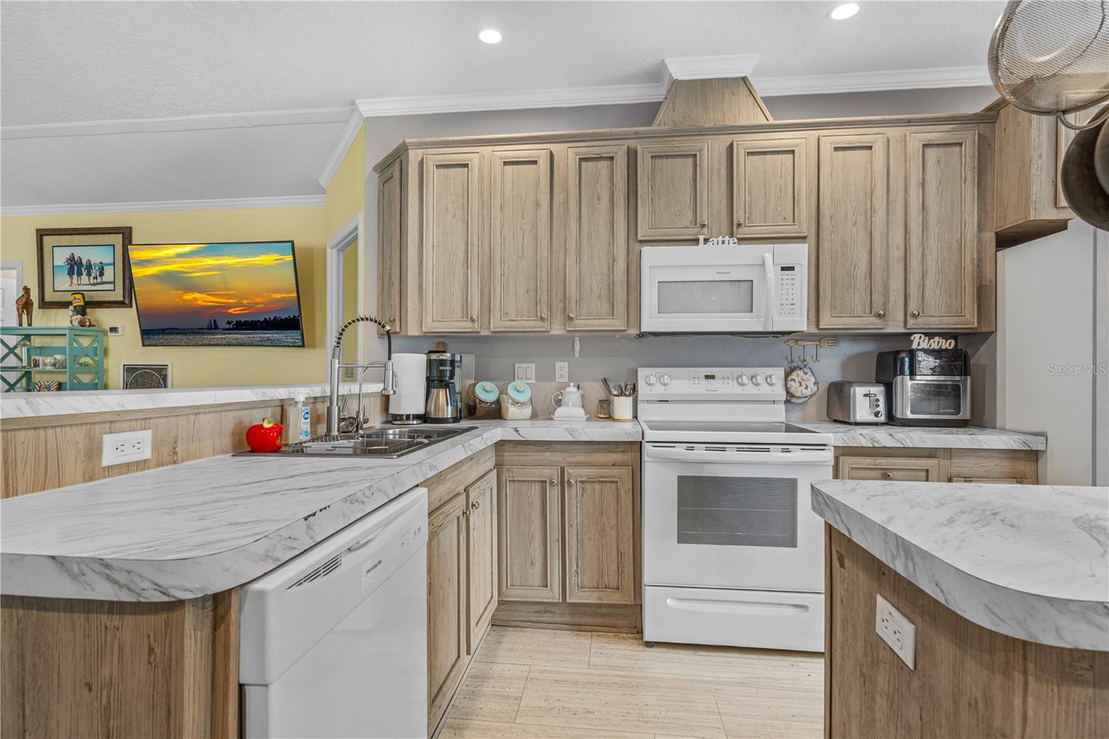398 WARD DR, OAK HILL, FL, 32759