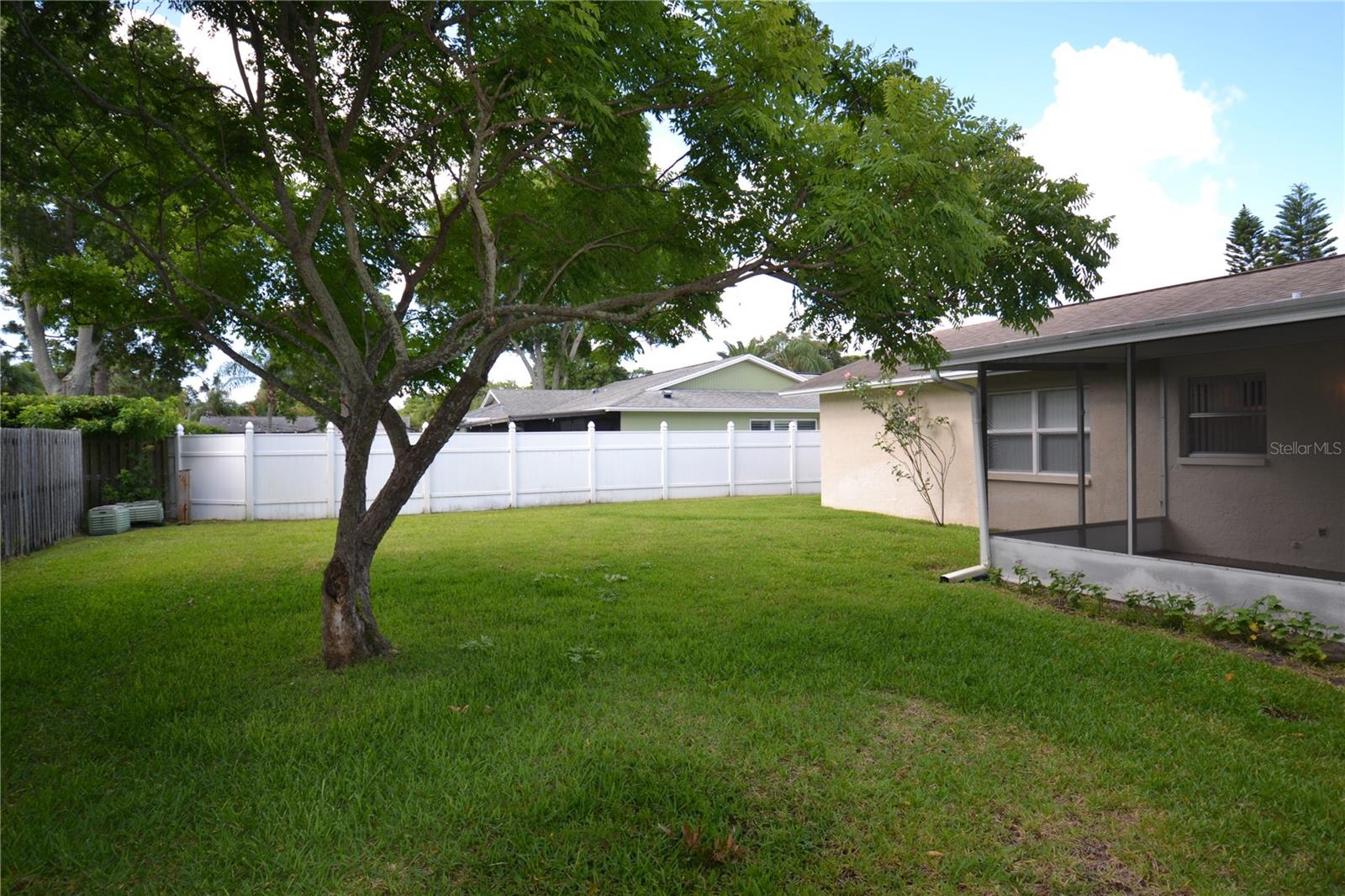 2357 WHITE OAK CIR, CLEARWATER, FL, 33763