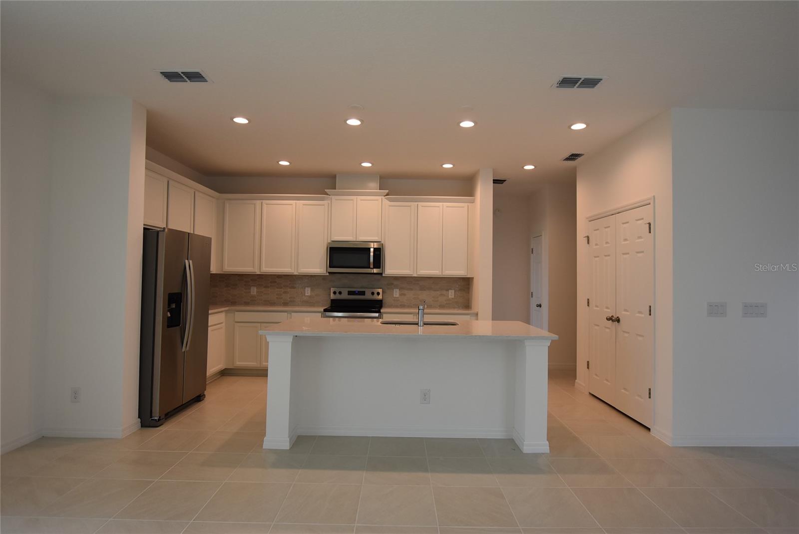 6949 SUNKIST WAY, GROVELAND, FL, 34736