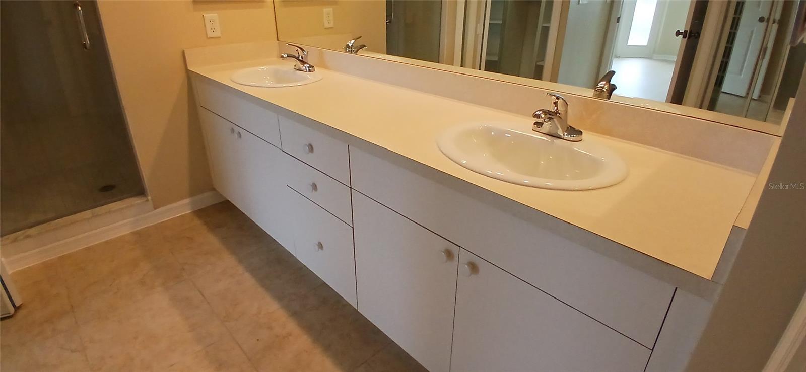 1200 COUNTRY CLUB DR #3302, LARGO, FL, 33771