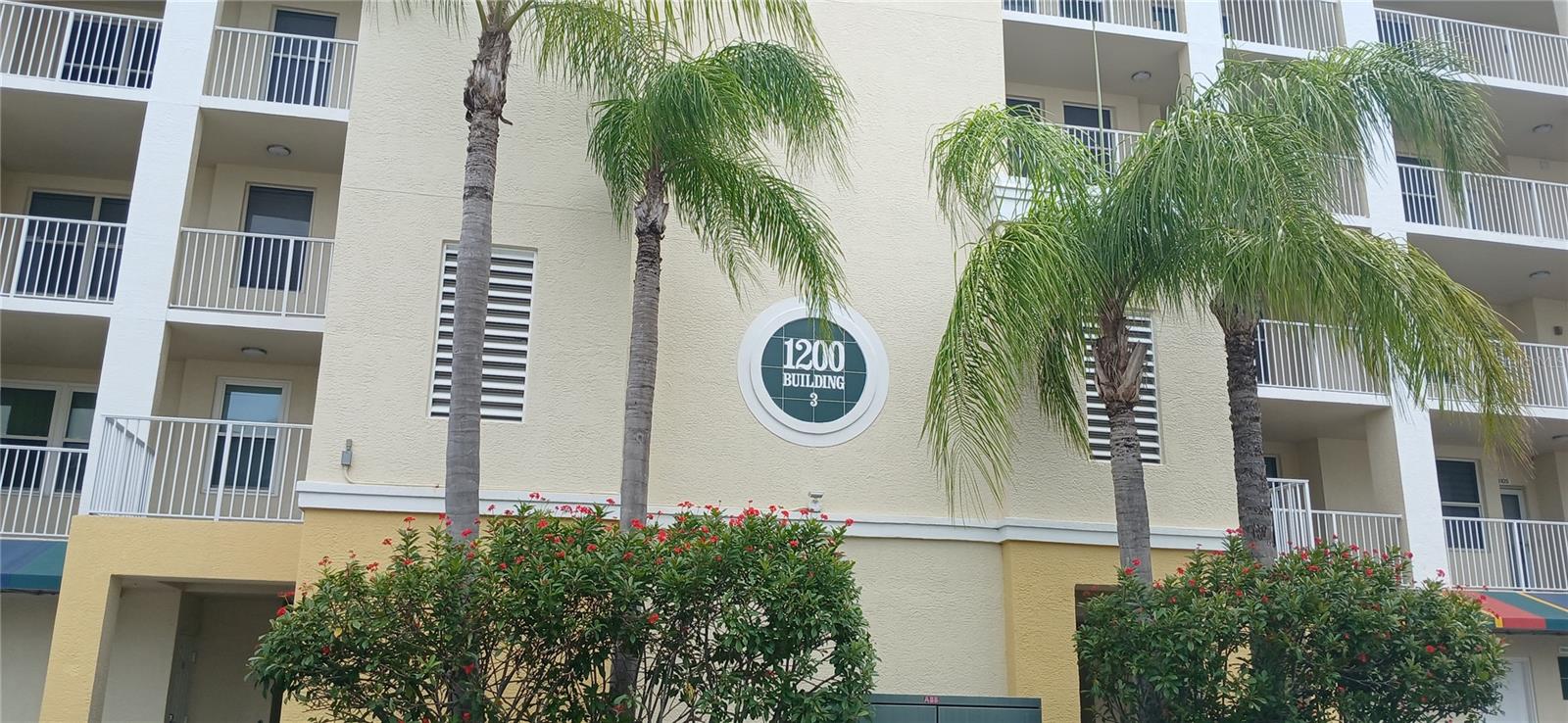 1200 COUNTRY CLUB DR #3302, LARGO, FL, 33771