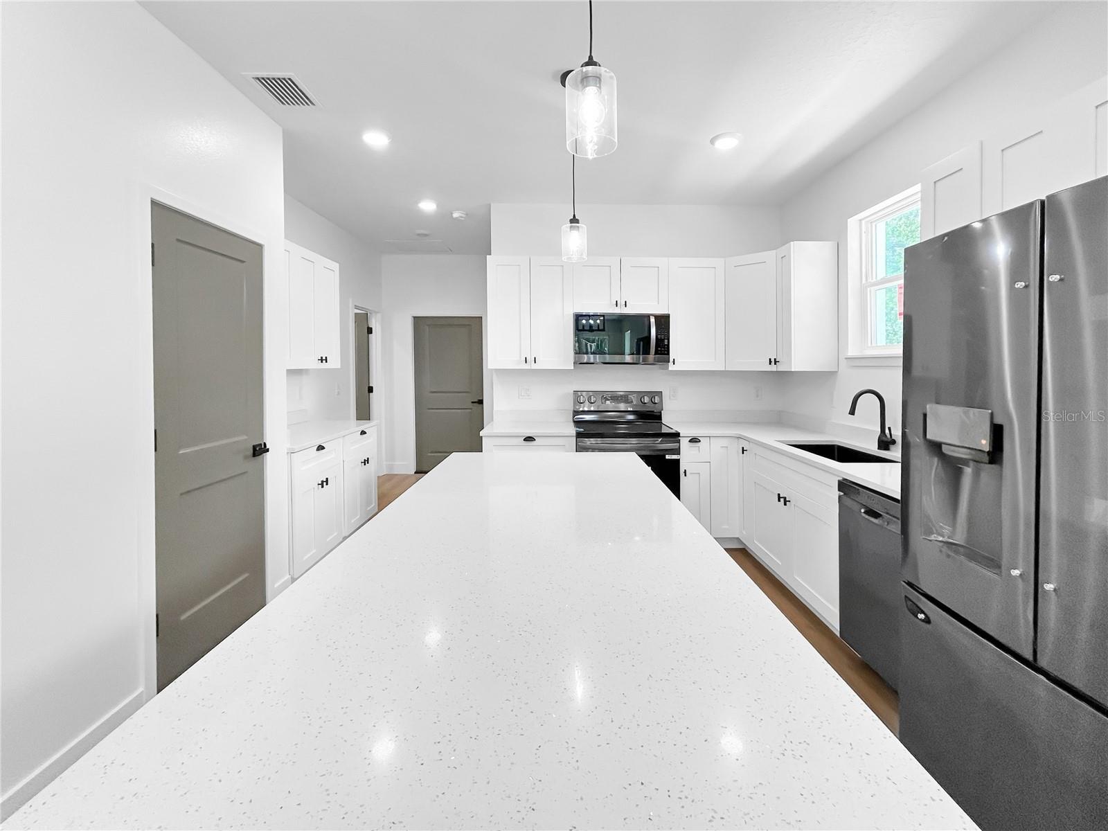 1010 HICKORY AVE, SANFORD, FL, 32771
