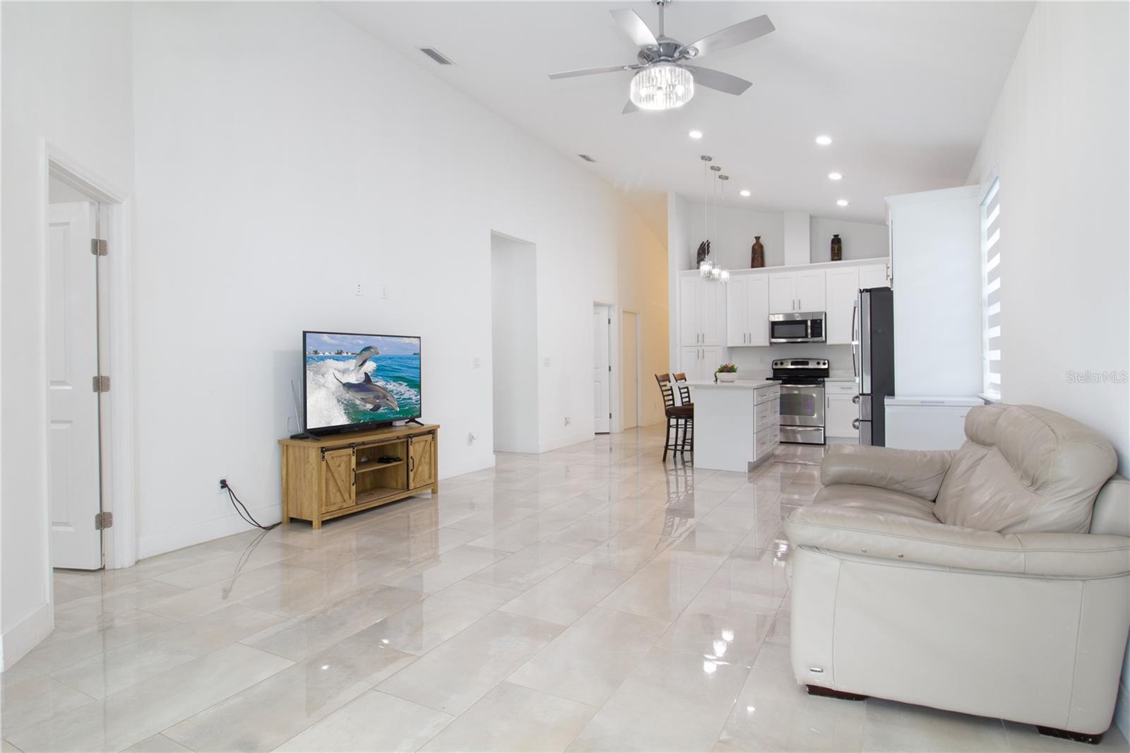 8920 N NEWPORT AVE, TAMPA, FL, 33604