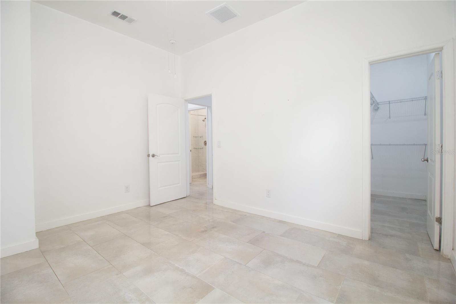 8920 N NEWPORT AVE, TAMPA, FL, 33604