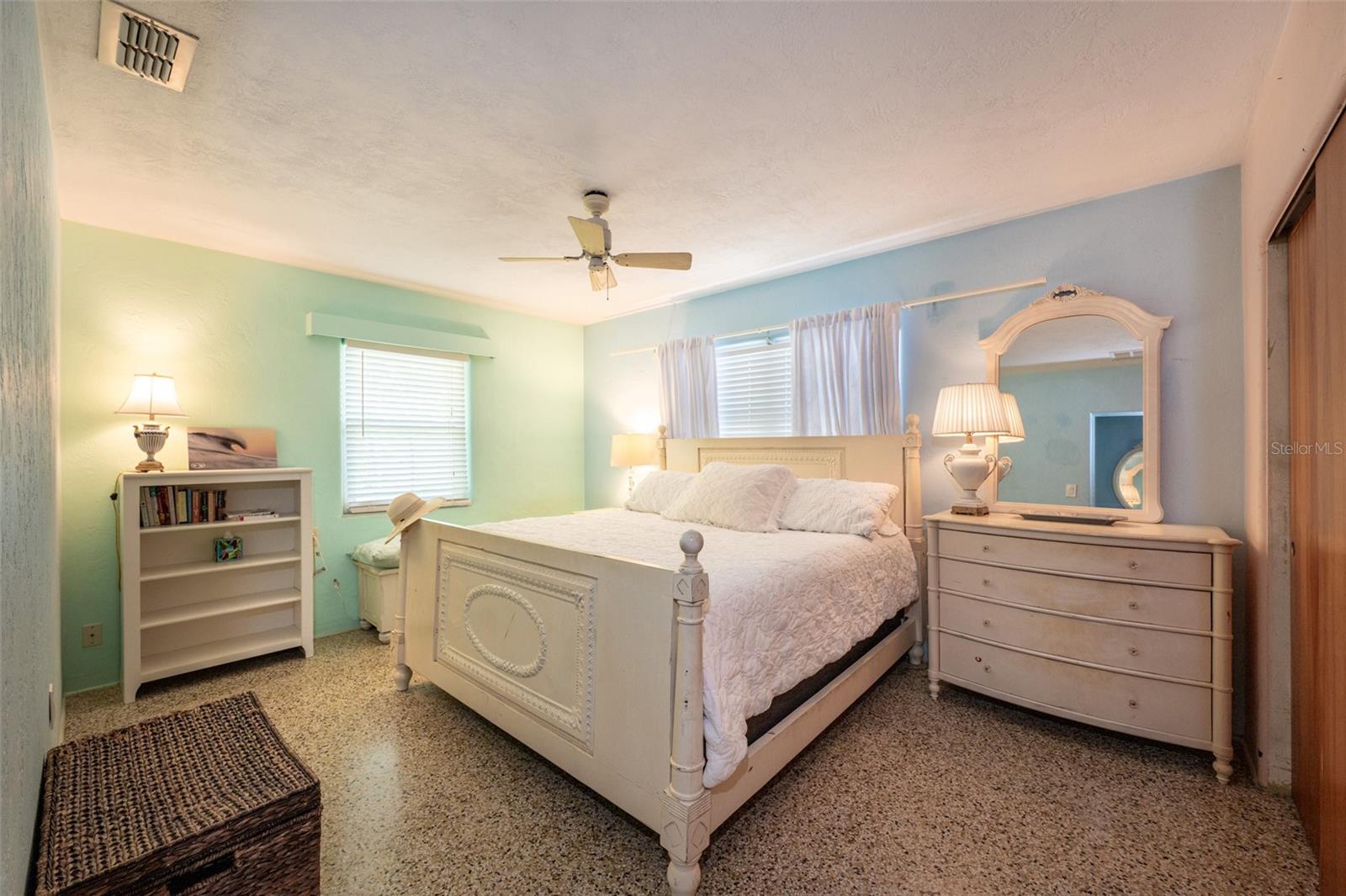 705 N PENINSULA AVE, NEW SMYRNA BEACH, FL, 32169